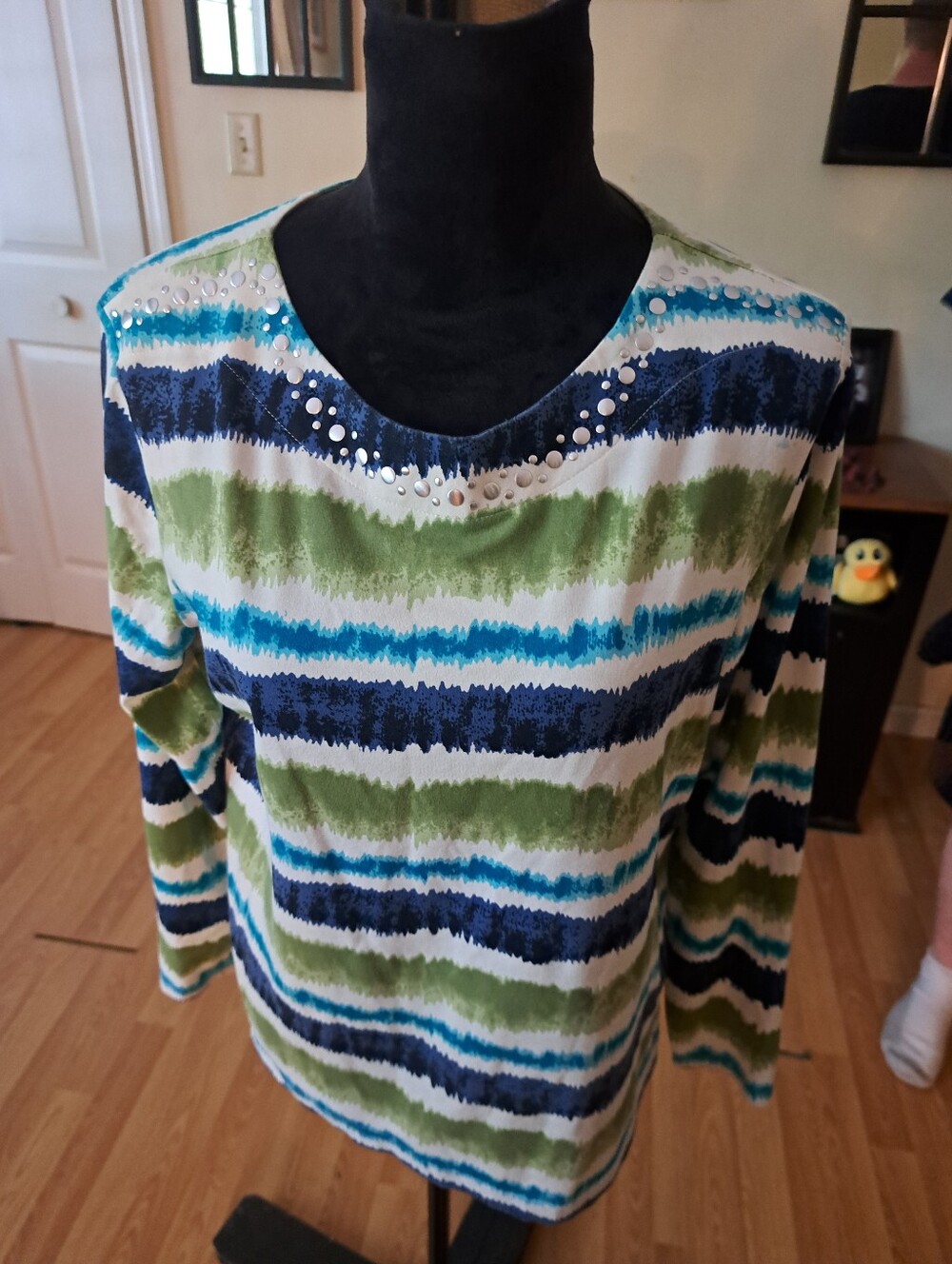 Medium N Touch Blue White Green Long Sleeve Embellish Pullover Shirt Style 4GV1